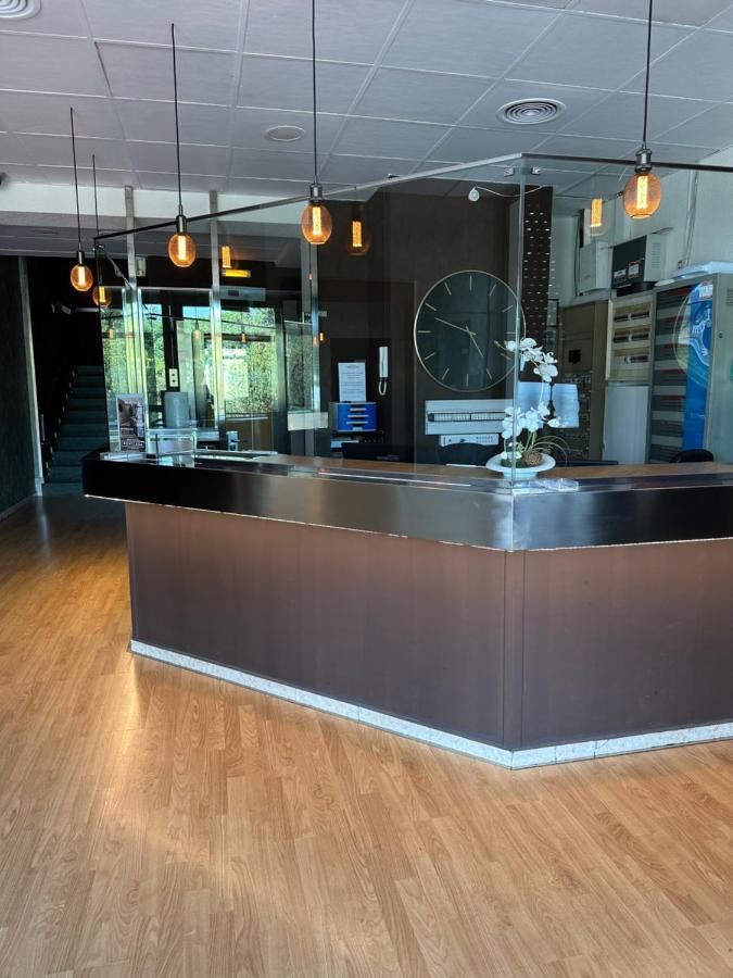Aparthotel Montcada Zewnętrze zdjęcie