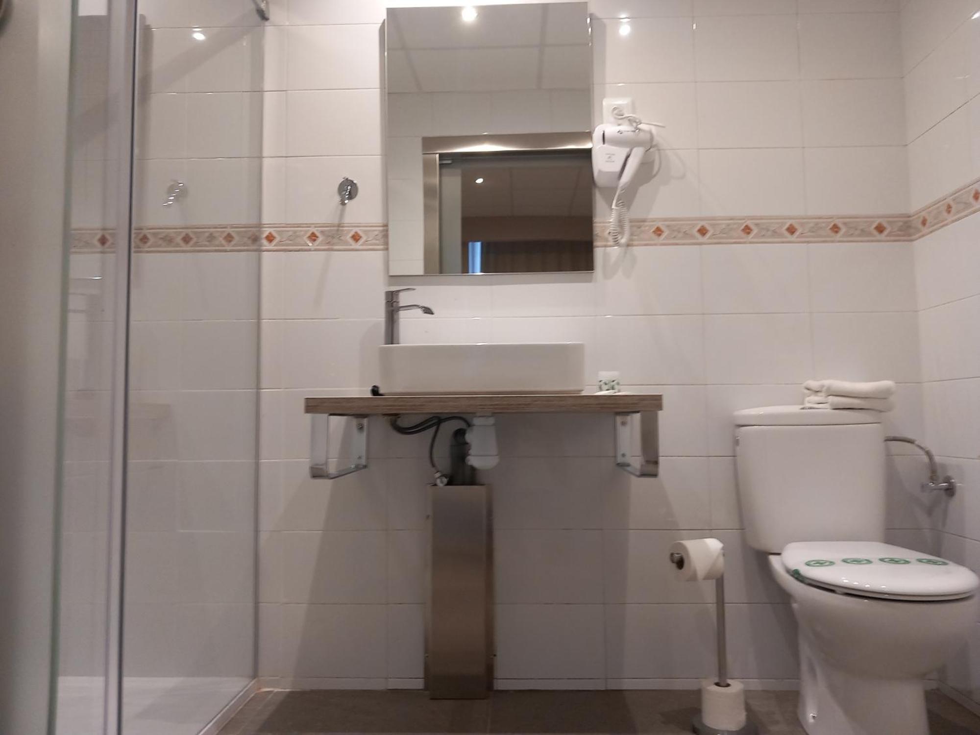 Aparthotel Montcada Zewnętrze zdjęcie